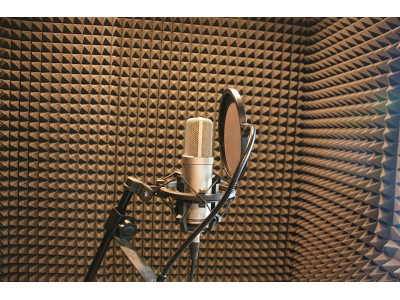 Recording studio acoustic correction