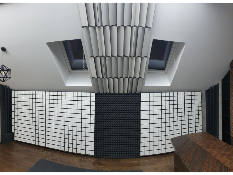 How to remove echo and hum in the room?