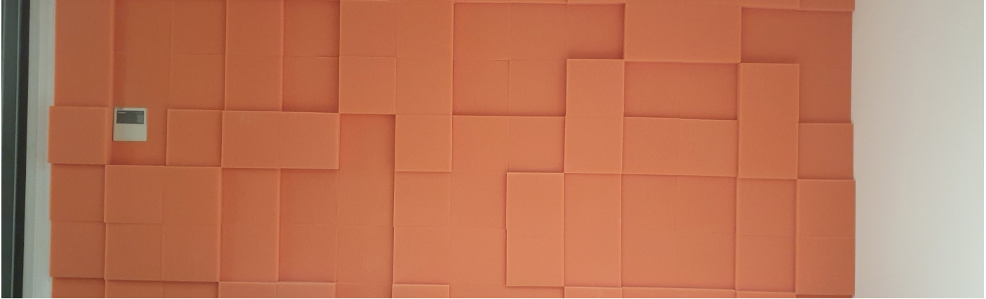 Individual solutions for the relief of panels and their color