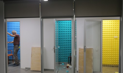 Application Example  Fastener for acoustic foam, acoustic panels and bass traps Ecosound Foam Clip 5x5